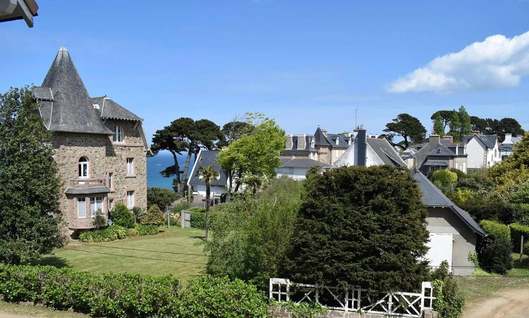 Belle Villa En Granit Rose Vue Sur Mer A Perros-Guirec - Ref 943